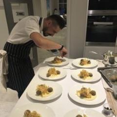 DanBaileyCater's profile picture. Freelance chef trying to make a living out of a passion #danbaileycatering