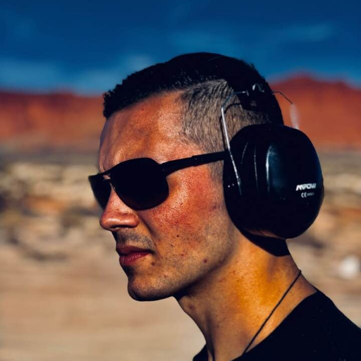 RealChikin's profile picture. 