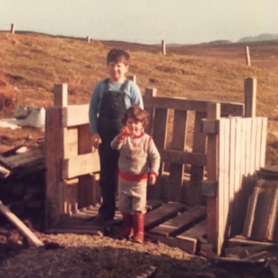 allymunro3's profile picture. husband ,bricklayer ,