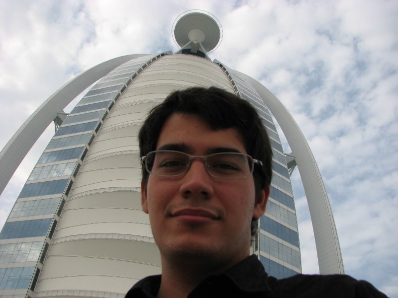 robertotjr's profile picture. 