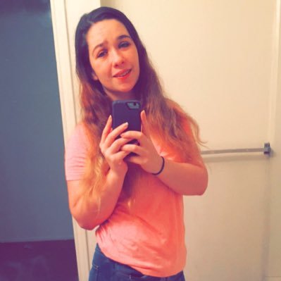 alexisback45's profile picture. 