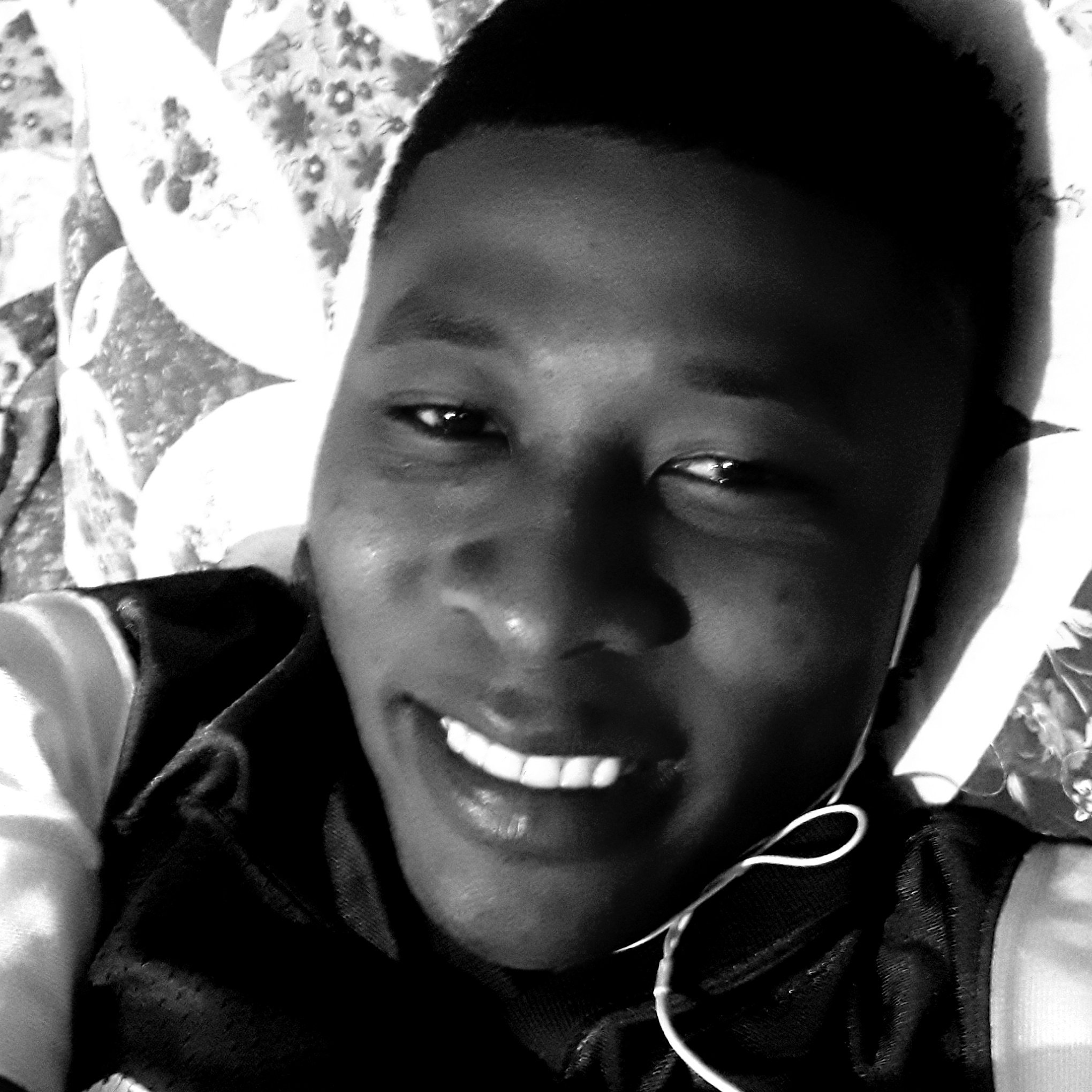 osiasjeune's profile picture. J'aime la musique

J'aime ma culture haïtienne