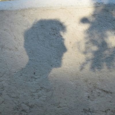 Dr_BaeM's profile picture. Naive enthusiast