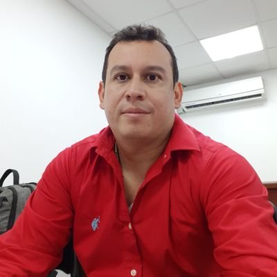 Abogado con postgrado en Derecho Público y Derecho Penal. Temas de connotación Nacional y Políticos!. Futbol y tennis. Bucaramanga.