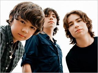 MeganB1eber's profile picture. i LOVE and ADORE BURNHAM AND BIEBER! I DO FOLLOW 4 FOLLOW I DO FOLLOW 4 FOLLOW!!!!! GREYSON CHANCE FOLLOWED ME and Burnham too 3 i love them :D