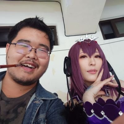 一介平凡的台灣村夫,男性,特愛抽天然煙草與及小酌烈酒,喜好動漫與電玩跟欣賞角色扮演,是個DD,歡迎成為朋友:)
龍之子,羊群
