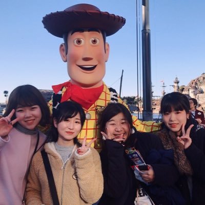 介護士   ジャニーズとアイドルとディズニーが大好き。