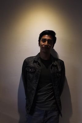 OmarCastilloAV's profile picture. Auxilio o exilio.