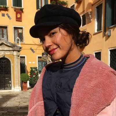 Sherine そして なによりも ふかわりょうさんはアイスランドが好きすぎて年に数回遊びに来ています しかも なんか教授です これで 説得力が増したのでは キリッ アイスランド