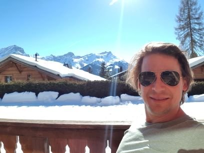 dirkie37's profile picture. Skiing, diving, squashing, photographing IT nerd