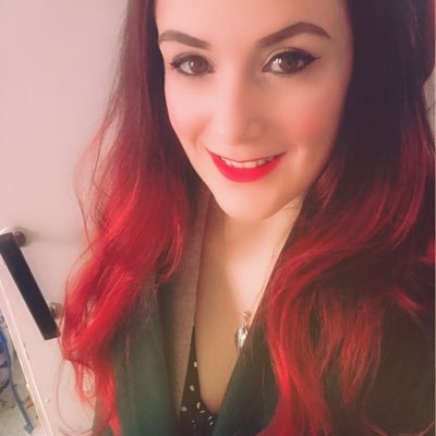 pink_syd's profile picture. Graphic & UI Designer @milkyteastudios.