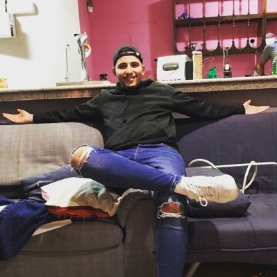 no soy nadie haz que tu debilidad sea tu fuerte soy el amo de mi destino , capitan de mi alma Buscando el amor mi familia los bancos admiro a ALEX GASCON