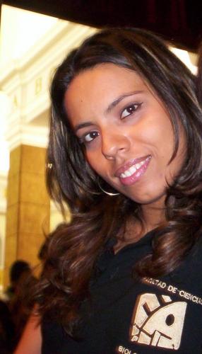 Venezolana, católica, bióloga y educadora. Repostera de fines de semana. Amante de la danza, la lectura y la aventura.