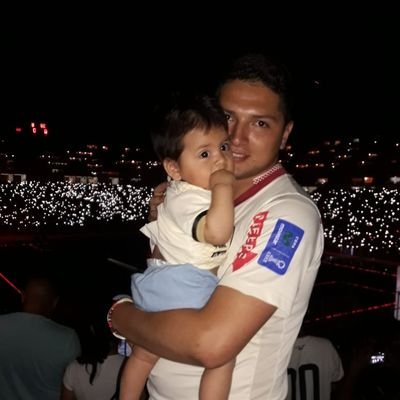 Estudiante de ingenieria, Adicto al Play 🎮, hincha del mas grande⚽, papa de 3 👶 y very happy..