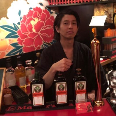 ゴールデン街。酒。hi-lite。音楽。漫画。飯。バツイチ。新宿。野方。酒。誰でもフォローしてくれよな!店に立ってる日等はこちら→ @bar_ukigumo