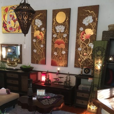 IzuMonsoon's profile picture. 伊豆唯一のアジアン家具雑貨の専門店です。 熱海から伊東に向かう国道135号線沿い、入り口に白い大きな象の親子が立っています。伊豆へお出かけの際にはお立ち寄りください。