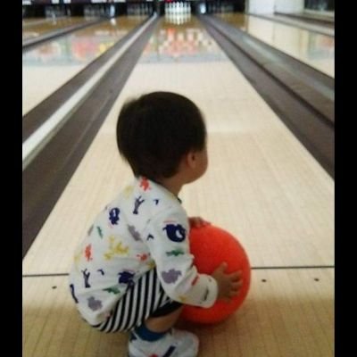 パパボウラー。バイオリン。JBC。コーチ1。HG300(公認)。HS858(公認)。B2。直線前傾。メカテクター。スポーツファーマシスト。競技ボウラーさん、ボウリング好きさん応援してます🚩娘(5歳)バイオリンやってます。