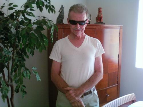 Huskybear's profile picture. Animal Activist