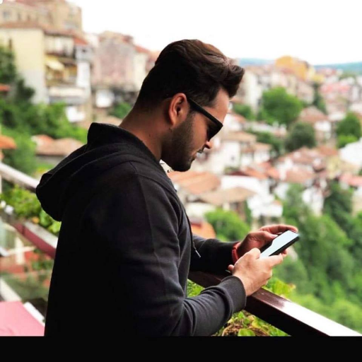 jazzyhsn's profile picture. 😀