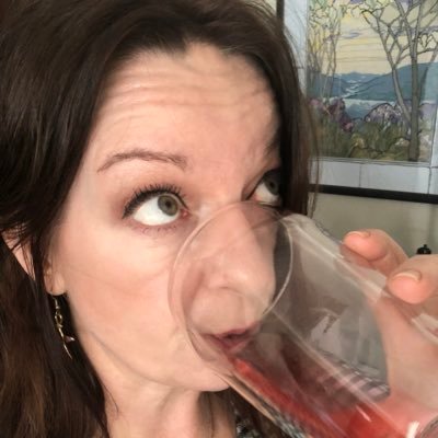 Living the best life sharing tea, kombucha and Heal-Thy Self while influencing and empowering to help others dreams come true.
