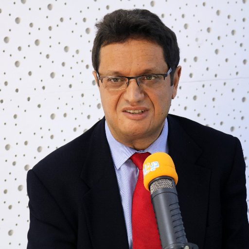 انا لا أشتم ولا أمدح وإنما أفكر / أنا أفكر إذن أنا موجود
Je pense, donc je SUIS
.