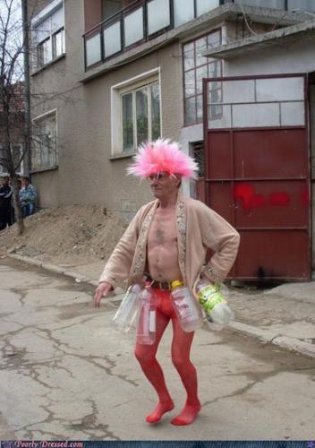 WTF_R_U_Wearing's profile picture. Ladies and gentleman Step right up we have 
Outfit fails, makeup fails, hair fails, even hot fails! Enjoy!