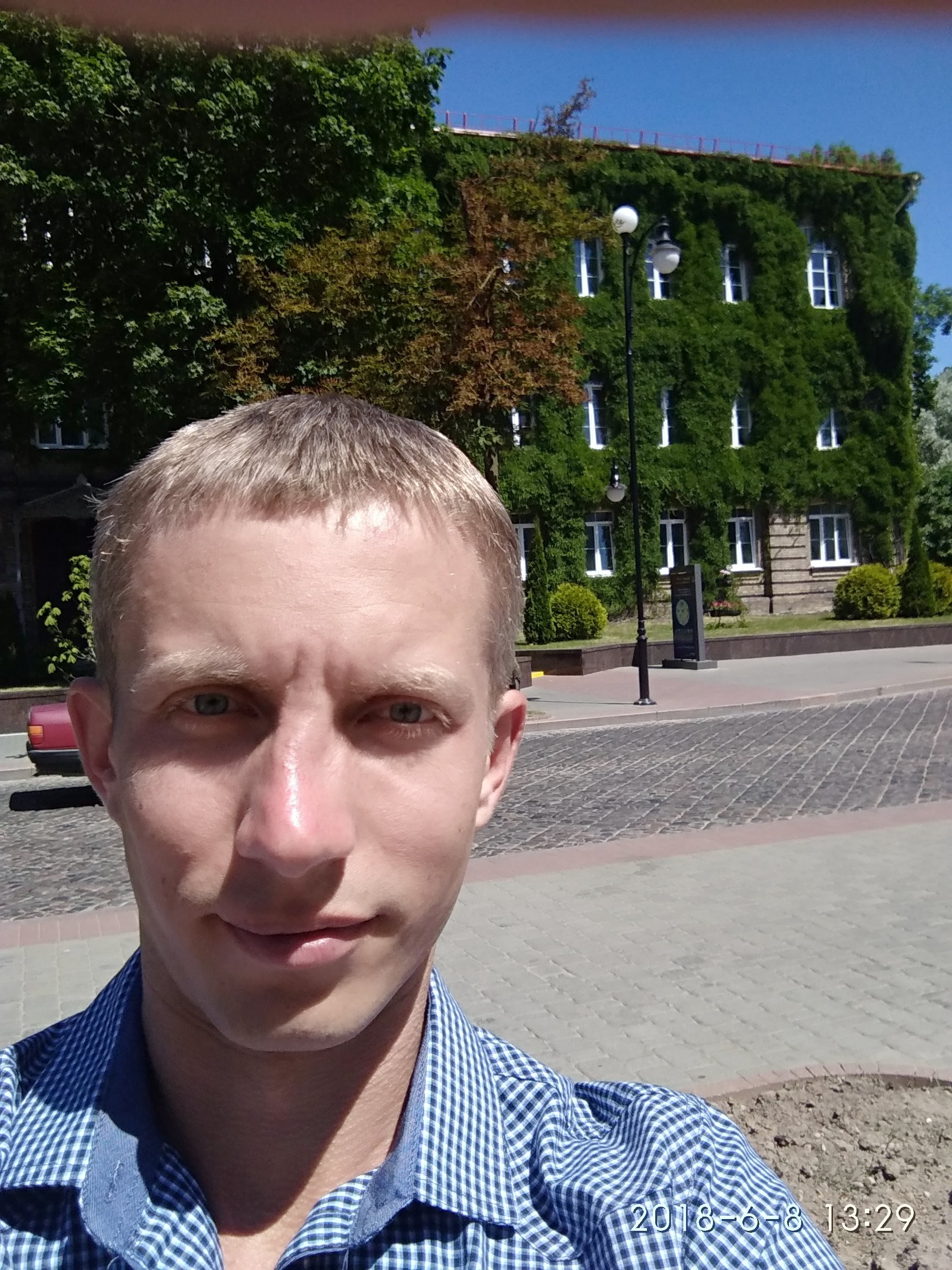 jenya_m86's profile picture. 