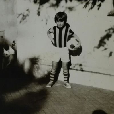 Marcecabe67's profile picture. Siempre que llovió paró ⛈️⛈️ Eramos tan pobres  🤣😂😅