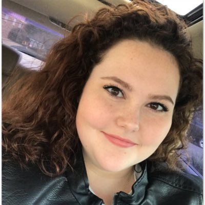 Ellee_H13's profile picture. big fan of the moon and dogs