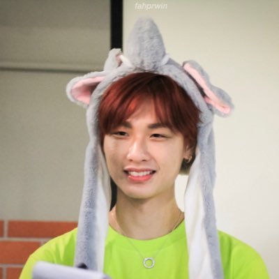 sxD2oSlzwABnh3k's profile picture. 💛