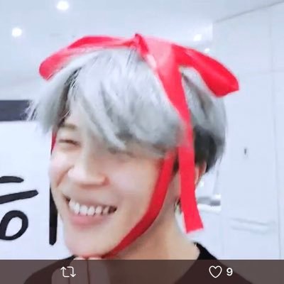 BhM94yKyy98h3DR's profile picture. 初めまして^_^ バンタンが好きすぎて娘にこのアカウントを作ってもらいましたが、ネットもツイッターも初心者で、突然いいねやフォローしたりします。失礼があったらすみません。。ジミンちゃんにメロメロですが、全員愛おしいです。