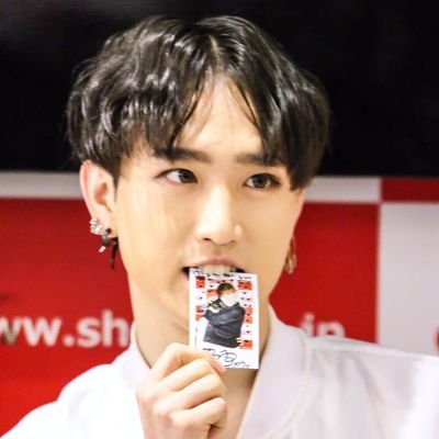 loves_1993's profile picture. 