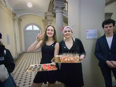 Ex-CM Femmes en Sciences à @AFNEUS 2018-2019 | VP en charge de la communication à @assoariane | Élue UFR | L3 Électronique à Strasbourg