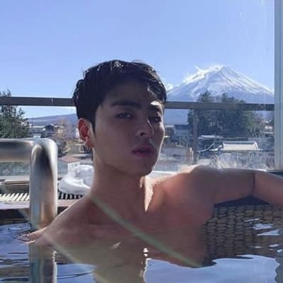 junecum's profile picture. 