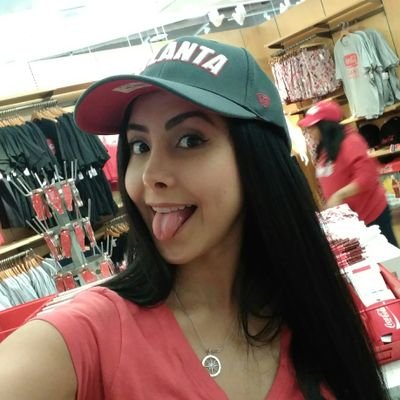 Comunicadora-Periodista. Servir, pintar, escribir, cantar, cocinar, los verbos de mi vida.