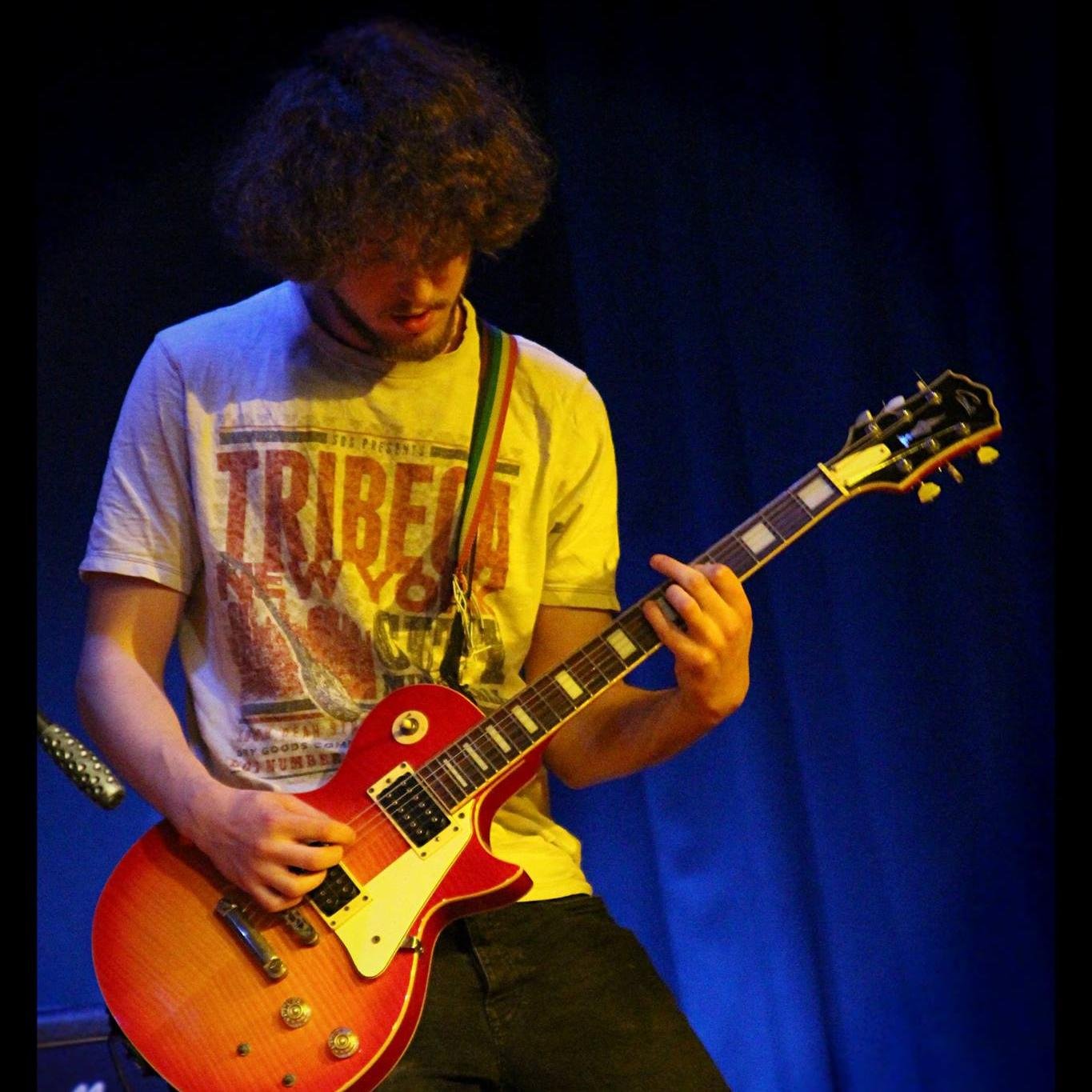 Musician/Composer/Songwriter/Guitarist
If you love movie/tv/game soundtracks, let's talk :)
https://t.co/clhNfJraGY