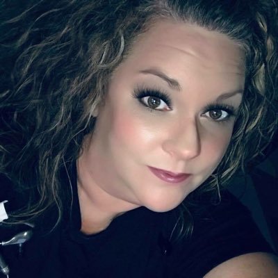 nicholeb0573's profile picture. 