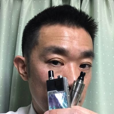 2017年11月からVAPE開始。2018年7月からヴェポライザーも始めました。サザン大好きです。ゲームはツムツムしかしません。無言フォローお許し下さい。2児の父です。