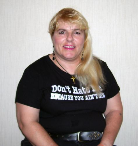Married to my best friend. Love my mom. Hot for Toby Keith. Have 4 grown kids. 4 dogs and 2 cats. Did I mention HOT 4 Toby Keith? Born n raised in N.Y.