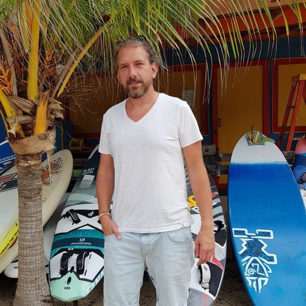 https://t.co/nqHQHOkplV | https://t.co/cNmYrB9Cu7 | Drummer | Foo Fighters | Jeep Wrangler | PSV | Fiat 124 Spider | Bonaire
