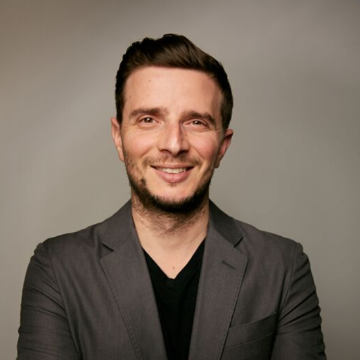 Loving nyc, food, travel, web, tech | Managing Director, Strategy Group @SSandK