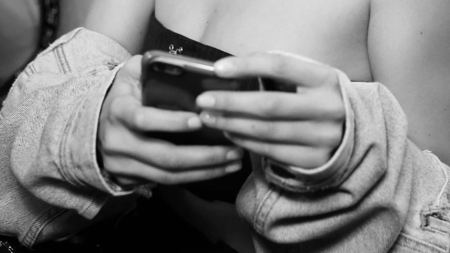 https://t.co/8KvGA5EY5n is a collection of free adult videos that can be downloaded.