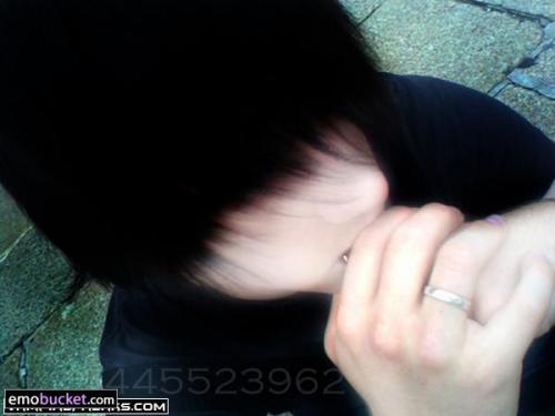 xMONSTER621x's profile picture. I'm 18 years old. I'm gay. like to poke dead things with a stick.