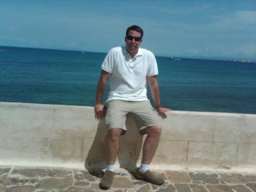 Dad of 2. Venezolano. Economista. MBA. Apasionado por las Finanzas. Runner. Real Madrid Fan