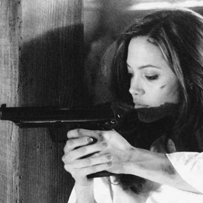 eveningindanger's profile picture. i mostly just rant about uni