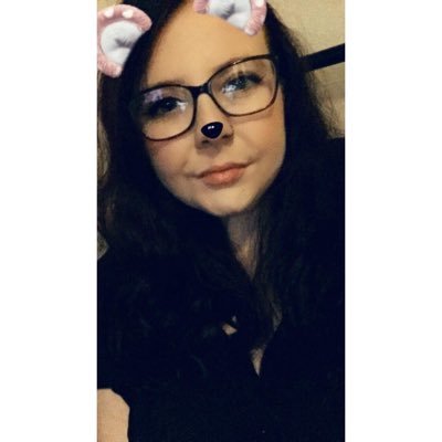 🌻 21 🌻 sales advisor 🌻 Pontypool 🌻 @59jury 💛 🌻 tattooed&pierced 🌻 unicorn obsessed 🌻 sc - beth_bintcliffe
