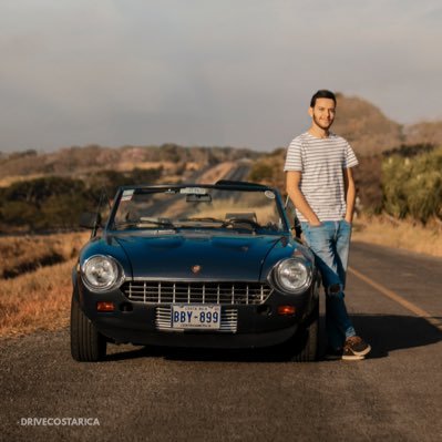 carlospena96's profile picture. 1996, petrolhead, dueño de un fiat spider, geek, guitarrista aficionado