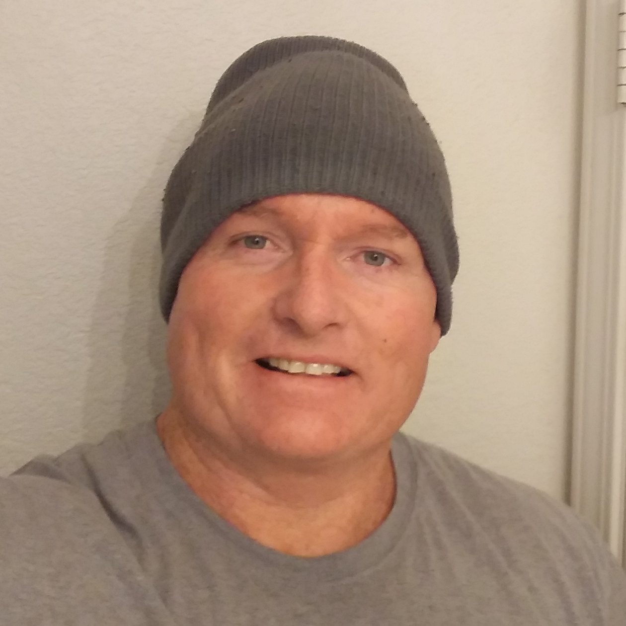 DavidRu40521541's profile picture. It wasn't intended to be, but twitter is mainly for telling the world about all the unscrupulous companies I encounter. if you don't like it, tough shit.