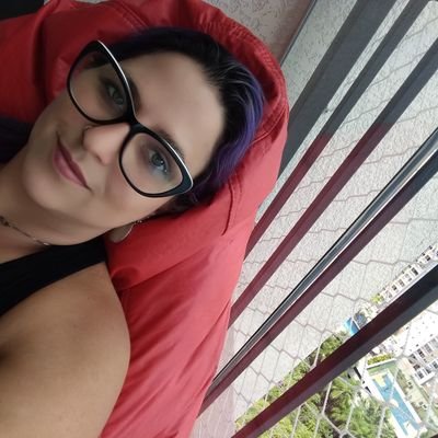 Especialista em Fortalecimento Emocional. Coach e Hipnóloga Clínica