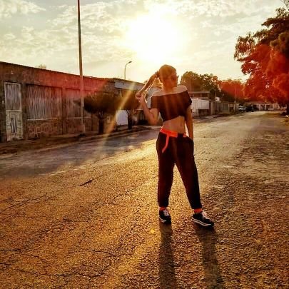 Emsj05's profile picture. ¿Cuando mis labios se sellen, el eco de mi voz se apagara